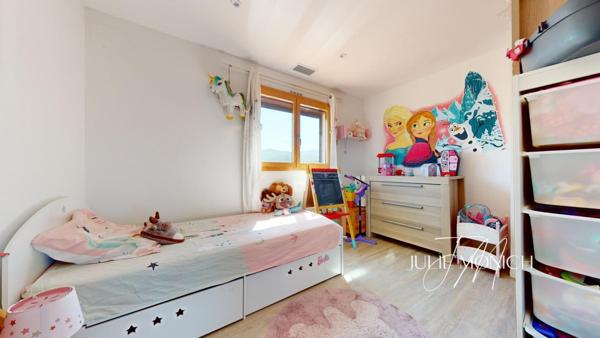 Belle Vue sur les montagnes, garage et piscine