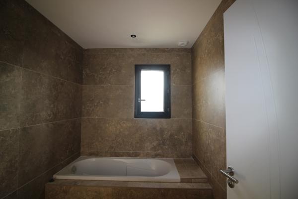 Fabas (82170) SUD MONTAUBAN, MAISON NEUVE T5+GARAGE PLAIN-PIED