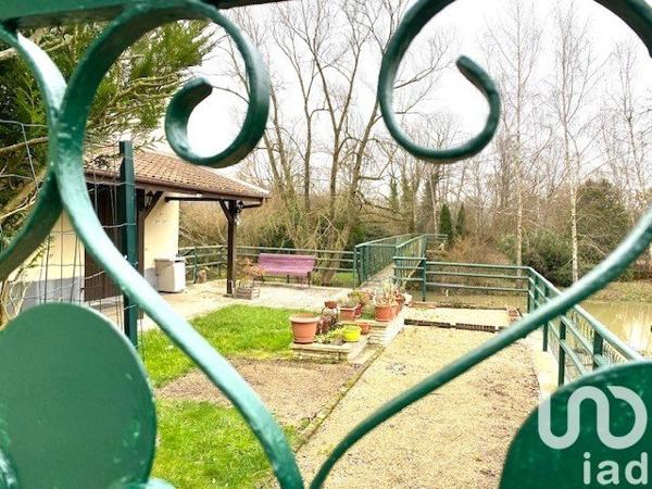 Maison 8 pièces de 229 m² à Les Monthairons (55320)