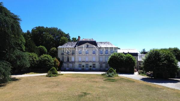 Château des XVe, XVIe et XVIIe siècles au cœur d'un parc de 16 hectares proche de Blois
