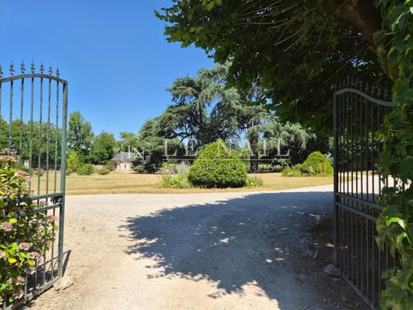 Château des XVe, XVIe et XVIIe siècles au cœur d'un parc de 16 hectares proche de Blois