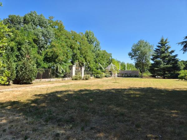 Château des XVe, XVIe et XVIIe siècles au cœur d'un parc de 16 hectares proche de Blois