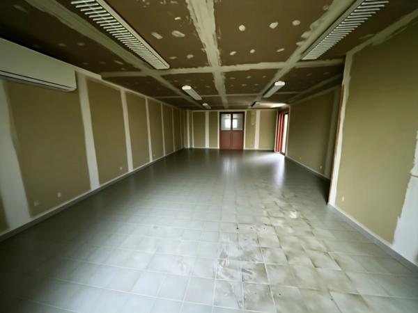 Dépôt / Local professionnel 180M2 – Roanne