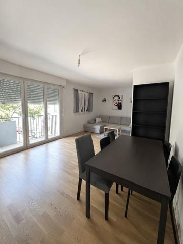 Appartement
                                                                                                                                                                                                                                                                                                                        3 pièce(s)                                                                                                                                                                                                          2 chambre(s)                                                                                                                                                                                                          69  m²