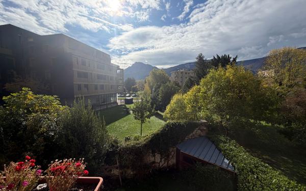 Appartement à vendre    4 pièces • 74,22 m2 Saint-Martin-le-Vinoux