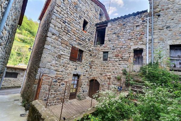 Maison de village à rénover Burzet