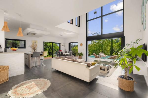 Maison 175m2 - 900m2 de terrain - Piscine - Garage