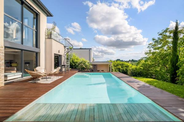 Maison 175m2 - 900m2 de terrain - Piscine - Garage