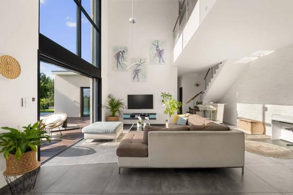 Maison 175m2 - 900m2 de terrain - Piscine - Garage