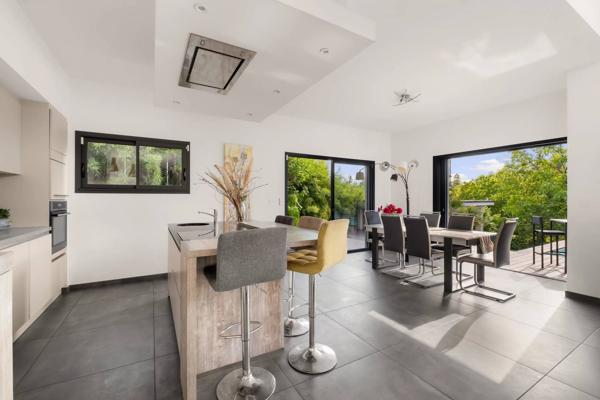 Maison 175m2 - 900m2 de terrain - Piscine - Garage