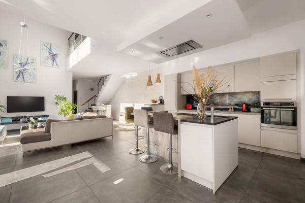 Maison 175m2 - 900m2 de terrain - Piscine - Garage