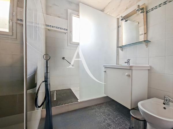 A vendre appartement 3 pièces traversant - Cannes secteur Broussailles - Parking et cave