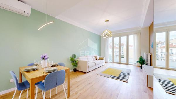 NICE - PLACE FRANKLIN : MAGNIFIQUE 3 PIÈCES TRAVERSANT AVEC BALCON