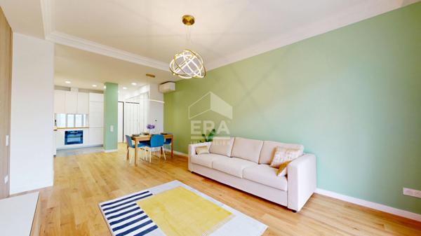 NICE - PLACE FRANKLIN : MAGNIFIQUE 3 PIÈCES TRAVERSANT AVEC BALCON