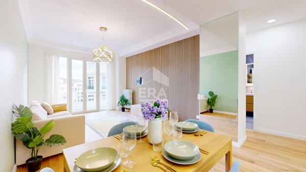 NICE - PLACE FRANKLIN : MAGNIFIQUE 3 PIÈCES TRAVERSANT AVEC BALCON