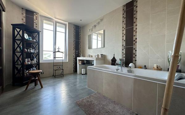 Maison à vendre    6 pièces • 236 m2 Magny-en-Vexin