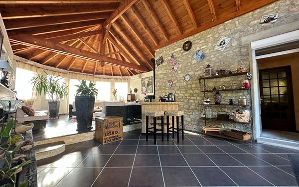 Maison à vendre    6 pièces • 236 m2 Magny-en-Vexin