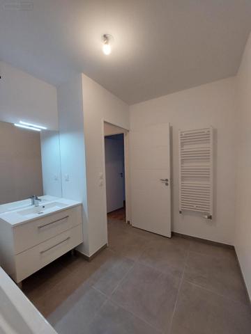 Appartement à louer à Bourg-en-Bresse dans l'Ain (01000), ref : JARDIN DES DAMES T3 Etage   
Centre ville