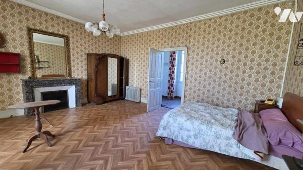 À VENDRE – Ancienne gentilhommière du XVIe siècle à rénover – Proche Ancenis