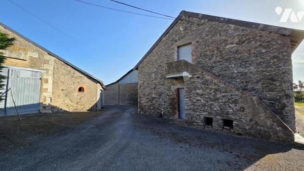 À VENDRE – Ancienne gentilhommière du XVIe siècle à rénover – Proche Ancenis