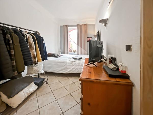 Bas de villa au calme absolu - Jardin - T3 - 81 m2 -Marseille 13004/13012