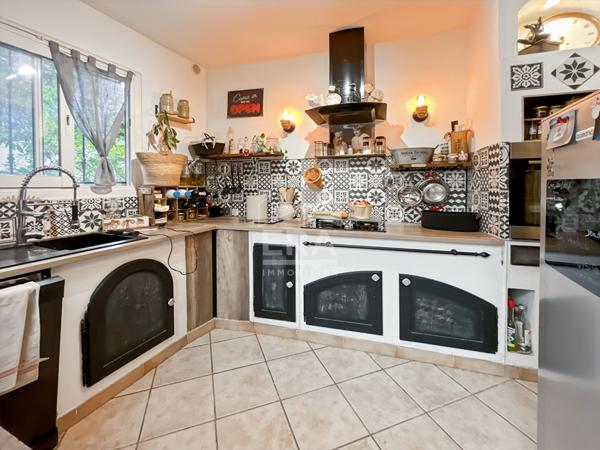 Bas de villa au calme absolu - Jardin - T3 - 81 m2 -Marseille 13004/13012