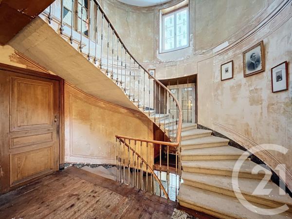 Maison à vendre  18 pièces - 675 m2 YSSINGEAUX - 43