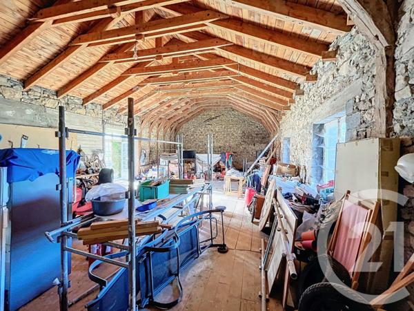 Maison à vendre  18 pièces - 675 m2 YSSINGEAUX - 43