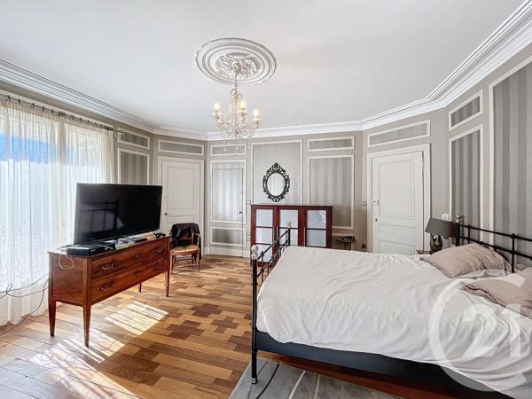 Maison à vendre  18 pièces - 675 m2 YSSINGEAUX - 43