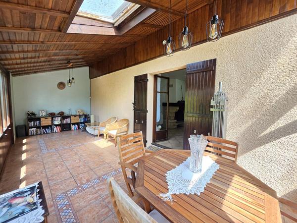 Maison 3 chambres avec véranda, insert et garage - Secteur calme proche toutes commodités