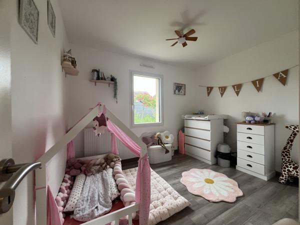 À vendre - Maison mitoyenne 1 côté, 4 pièces située à Cinq-Mars-la-Pile (37130)