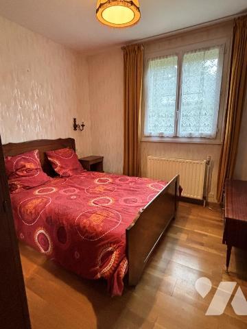 Maison de plain pied, avec appentis pour  Camping car