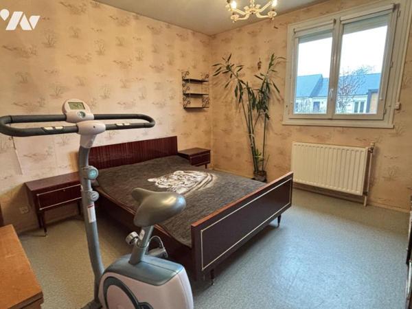 Maison de plain pied, avec appentis pour  Camping car