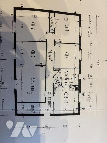 Maison de plain pied, avec appentis pour  Camping car