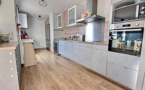 Appartement à vendre    5 pièces • 92,94 m2 Élancourt