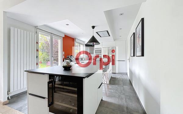 Maison à vendre    6 pièces •  Bures-sur-Yvette