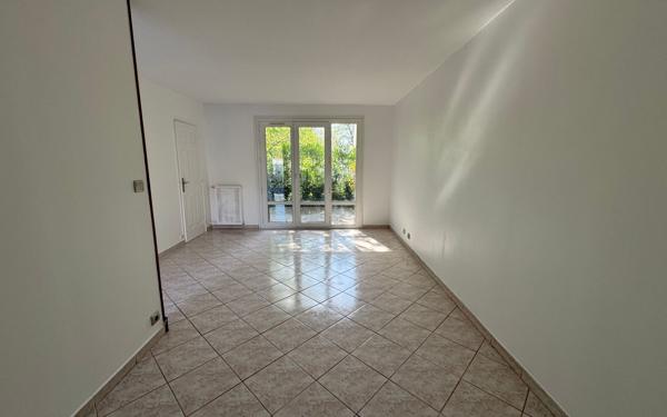 Appartement à louer    1 pièce •  Champigny-sur-Marne