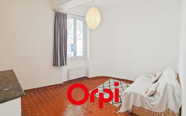 Appartement à louer    3 pièces • 76,37 m2 La Cadière-d'Azur