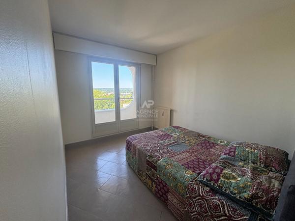Appartement Cergy 2 pièce(s) 49.95 m² €180 000 ** - Référence 11250