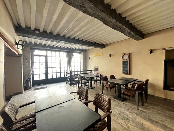 Immeuble GY 6 Pièces 166 m²