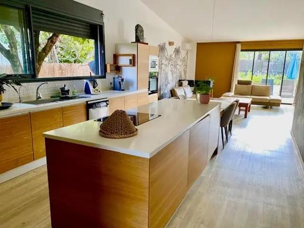 Maison à vendre 6 pièces 132m² Saint-Pierre (97410)