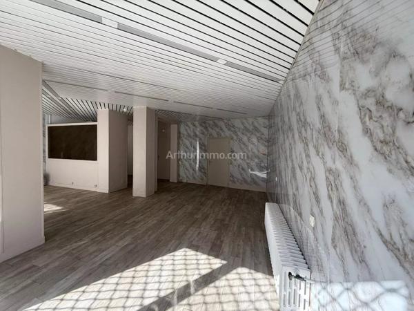 Location                                                      Fonds de commerce
                        
                     3 pièces                      73 m2                     à Linas