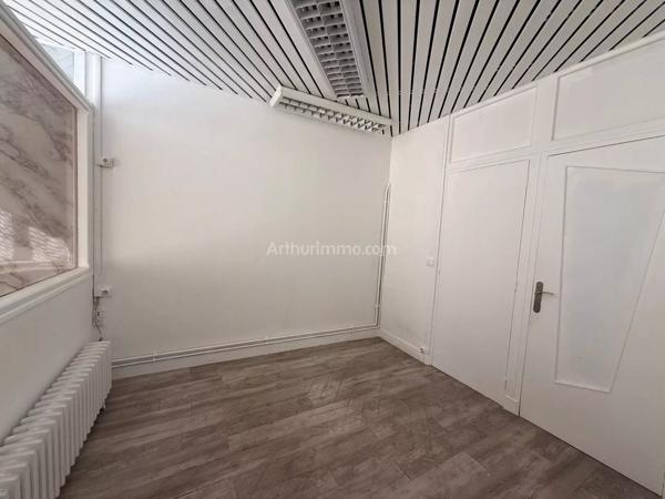 Location                                                      Fonds de commerce
                        
                     3 pièces                      73 m2                     à Linas