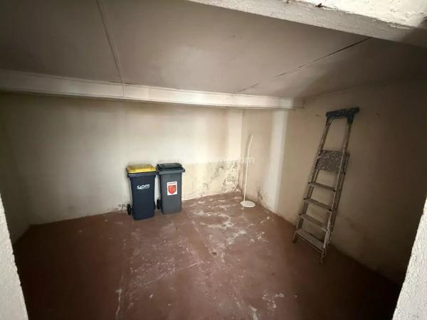 Location                                                      Fonds de commerce
                        
                     3 pièces                      73 m2                     à Linas