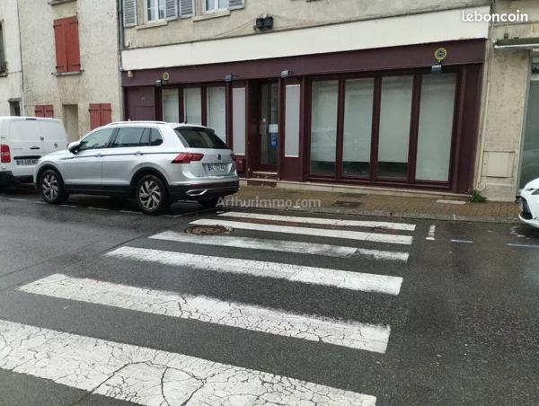 Location                                                      Fonds de commerce
                        
                     3 pièces                      73 m2                     à Linas