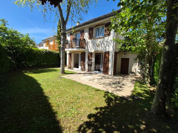 Maison Fourqueux 7 pièce(s) 840 000 € **  - Référence  18520