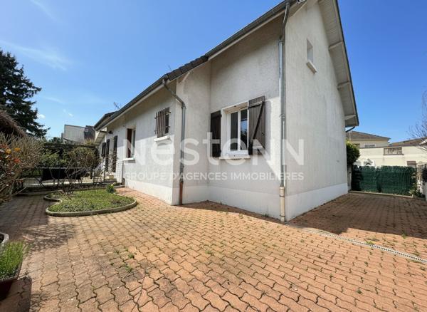 Maison familiale à vendre à Morangis avec 4 chambres 6 pièces, grands volumes, secteur recherché proche des commerces des écoles et des transports