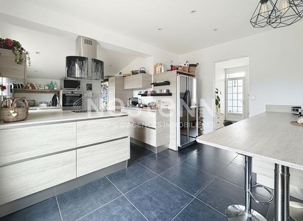 Maison familiale à vendre à Morangis avec 4 chambres 6 pièces, grands volumes, secteur recherché proche des commerces des écoles et des transports