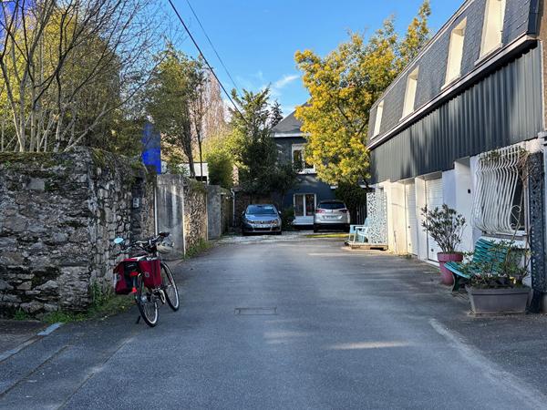 A VENDRE NANTES/ZOLA MAISON AVEC GARAGE ET CHEMINEE