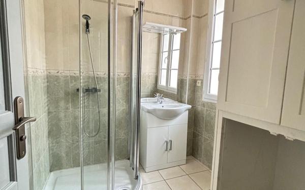 Appartement à louer    2 pièces •  Gréoux-les-Bains